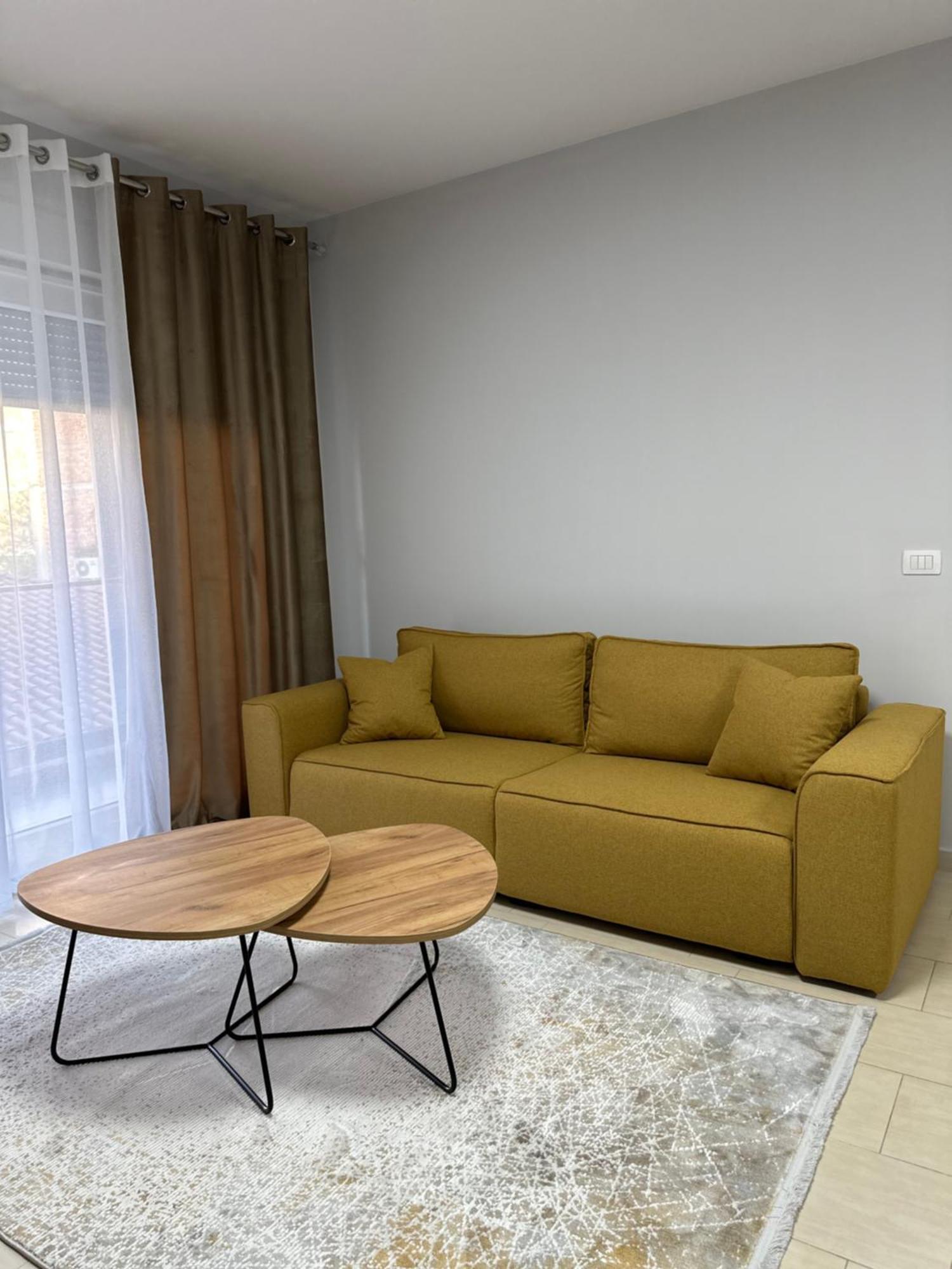 Apartment Town Square 6 *